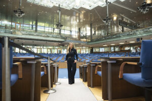 Moderatorin für Politik Christiane Stein im Bundestag