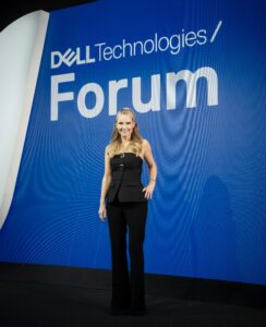 Konferenz Moderatorin auf dem Dell Forum